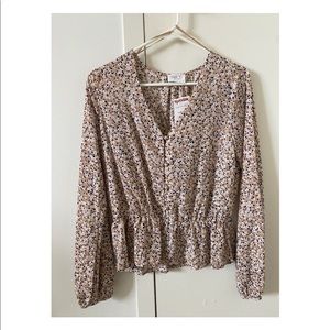 NWT Printed Long Sleeve Blouse